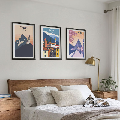 Tavelset ovanför soffa Bergarkitektur retro illustrationer