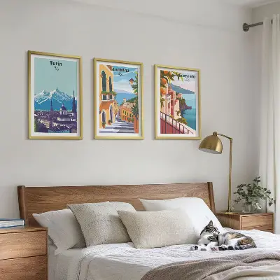 Tavelset med motiv av färgstarka städer i retrostil tavelset med ramar