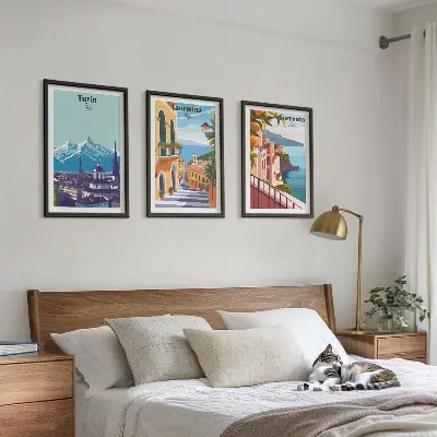Tavelset med motiv av färgstarka städer i retrostil tavelset med ramar