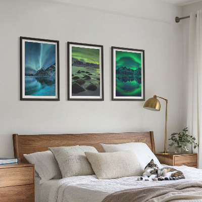 Tavelset ovanför soffa Vinterlandskap med norrsken