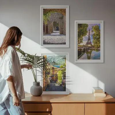 Gator med Eiffeltornets arkitektur set om 3 tavlor