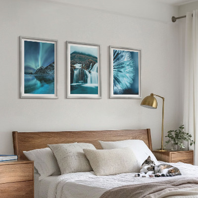 Tavelset ovanför soffa Vinterlandskap med vattenfall
