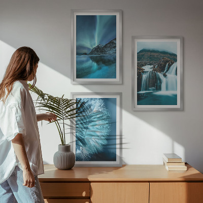 Tavelset ovanför soffa Vinterlandskap med vattenfall