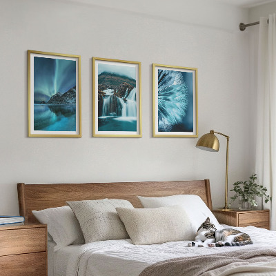 Tavelset ovanför soffa Vinterlandskap med vattenfall