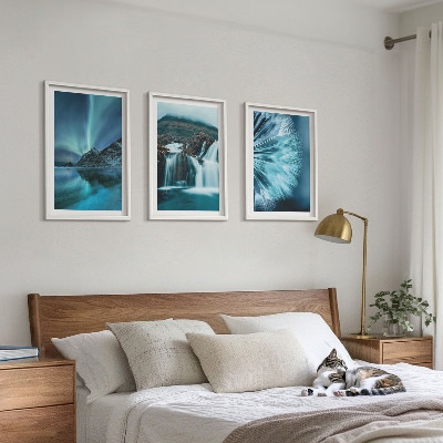 Tavelset ovanför soffa Vinterlandskap med vattenfall