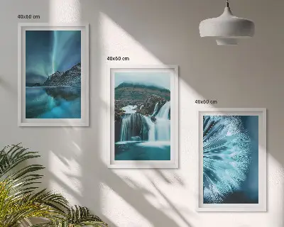 Vinterlandskap med vattenfall tavelset för väggen ovanför soffan