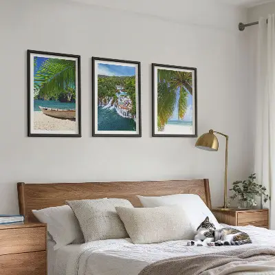 Tavelset med ramar strand, båt, vattenfall och palmer