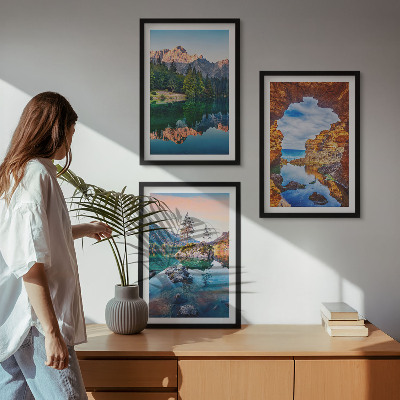 Tavelpaket med ramar Bergsjöar klippreflektioner
