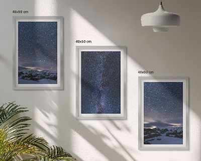 Tavelset ovanför soffa Natthimlen berg stjärnor