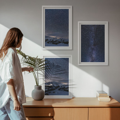 Tavelset ovanför soffa Natthimlen berg stjärnor