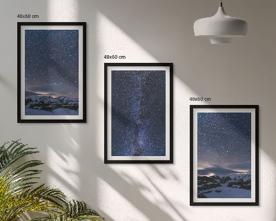 Tavelset ovanför soffa Natthimlen berg stjärnor