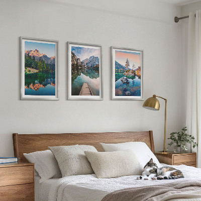 Tavelpaket med ramar Bergsjöar reflektionsskog