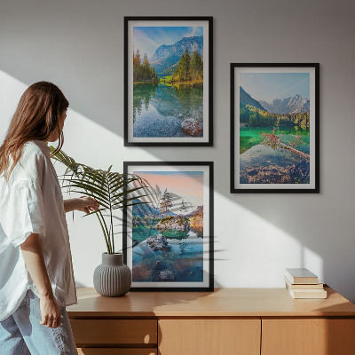 Tavelset ovanför soffa Bergsjöar naturlandskap