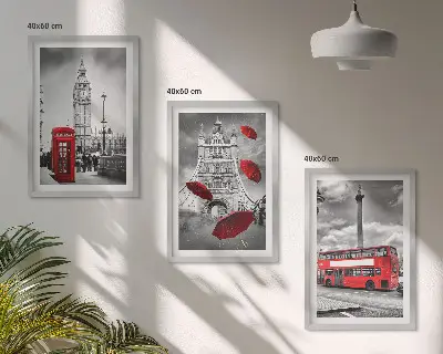 Tavelset med motiv av rött paraply och Londonbuss set om 3 tavlor