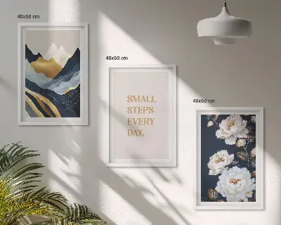 Tavelset med abstrakta berg och blommor inspirerat motiv för väggen ovanför soffan