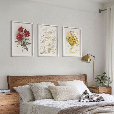 Tavelset ovanför soffa Rosor rödvit form