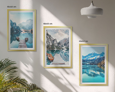 Tavelpaket med ramar Bergsjöar båtar reflektion