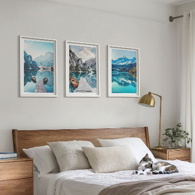Tavelpaket med ramar Bergsjöar båtar reflektion