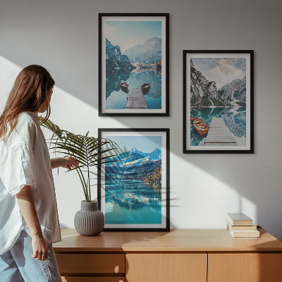 Tavelpaket med ramar Bergsjöar båtar reflektion
