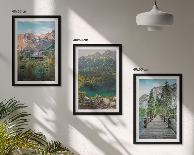 Tavelpaket med ramar Bergslandskap sjöbro