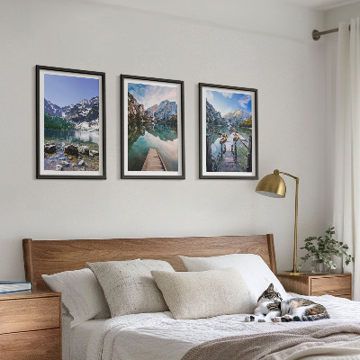 Tavelpaket med ramar Berg, sjöar, träpirer