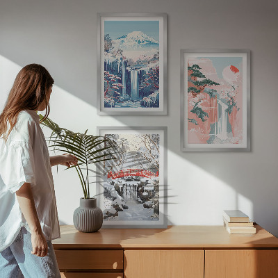 Tavelset ovanför soffa Bergslandskap vattenfall