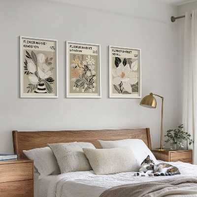 Tavelset ovanför soffa Retroblommor från städer runt om i världen