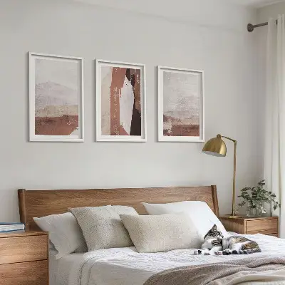 Tavelpaket med ramar med bruna och beige abstrakta mönster