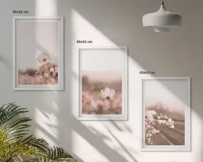 Sommarlandskap med ängsblommor tavelset med ramar