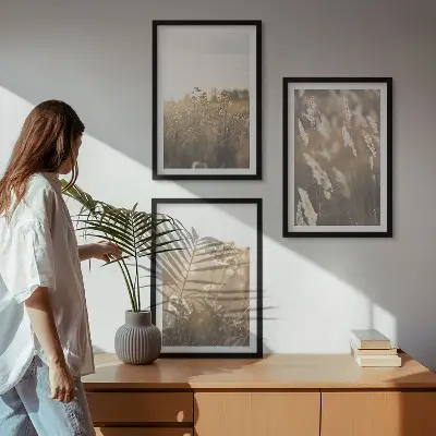 Tavelset med 3 delar landskap med gräs och blommor i varma toner