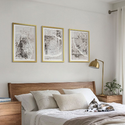 Tavelset ovanför soffa Grå träådringsmönster