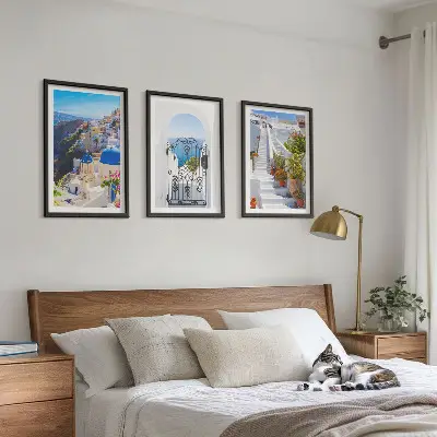 Tavelset Santorini i Oia tavlor ovanför soffan