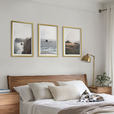 Tavelset ovanför soffa Landskap av berg och hav