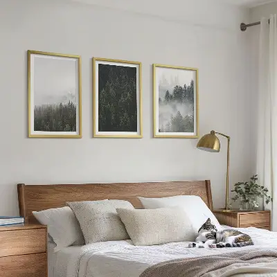 Tavelset med motiv av gröna skogar i dimma tavelset för vägg ovanför soffa