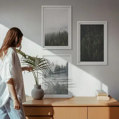Tavelset med motiv av gröna skogar i dimma tavelset för vägg ovanför soffa