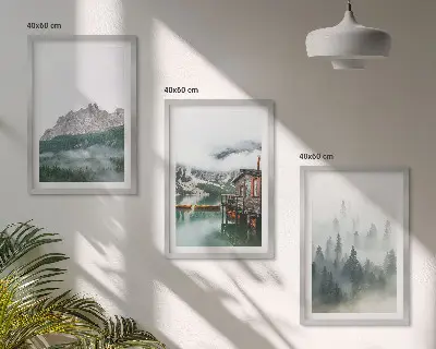 Tavelset med tre motiv berg, sjö, stuga och dimma