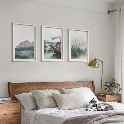 Set om 3 tavlor Berg, sjö, stuga, dimma