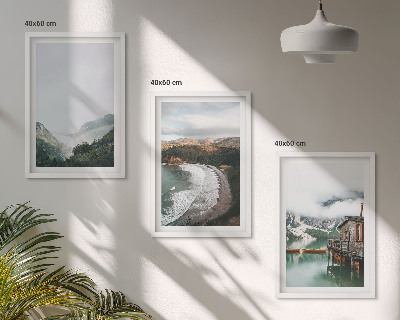 Set om 3 tavlor Berg, strand, moln, vatten