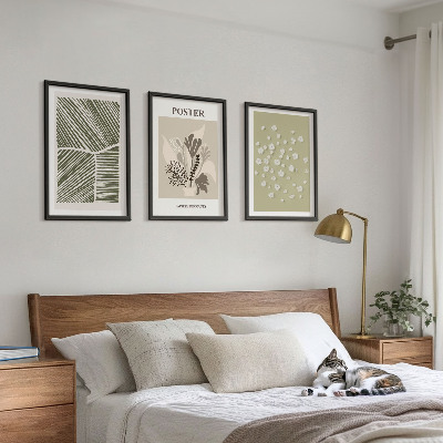 Tavelset ovanför soffa Dämpade växtmotiv