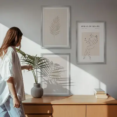 Minimalistiska former som tavloset tavloset ovanför soffa