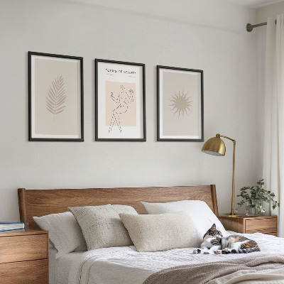Tavelset ovanför soffa En samling minimalistiska former