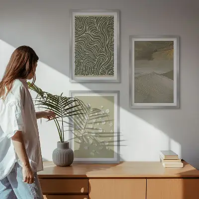Abstrakt blommotiv med vågmönster set om 3 tavlor