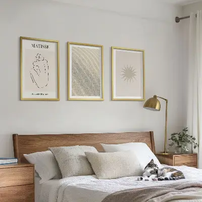 Minimalistisk sandlinje sol set om 3 tavlor
