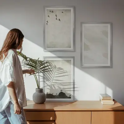 Tavelpaket med ramar dekorationer med motiv av fåglar, stenar och penseldrag