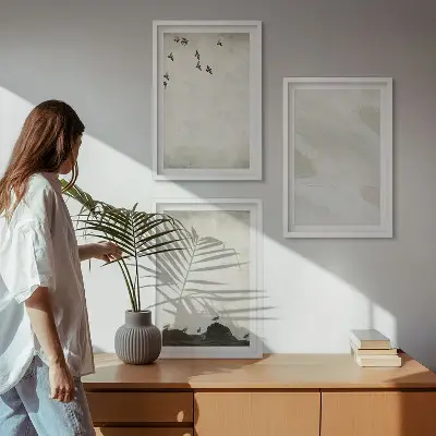 Tavelpaket med ramar dekorationer med motiv av fåglar, stenar och penseldrag