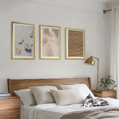 Tavelset med ramar sten-, trä- och tygstrukturer
