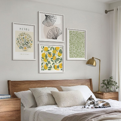 Tavelvägg ovanför soffa Citronörter och blad