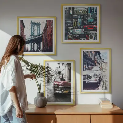 Tavelvägg med 4 tavlor med retro motiv av gamla bilar i Brooklyn
