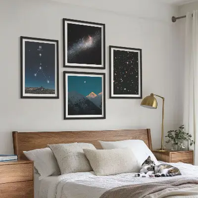 Tavelvägg med 4 tavlor med motiv av Rymdgalaxens stjärnbild Kräftan
