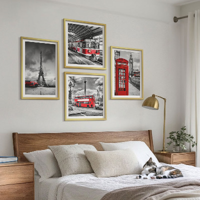 Tavelvägg ovanför soffa Ikoniska städer London Paris järnväg